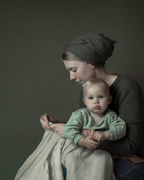 Photograph Diana Burdein Mutter Und Kind on One Eyeland